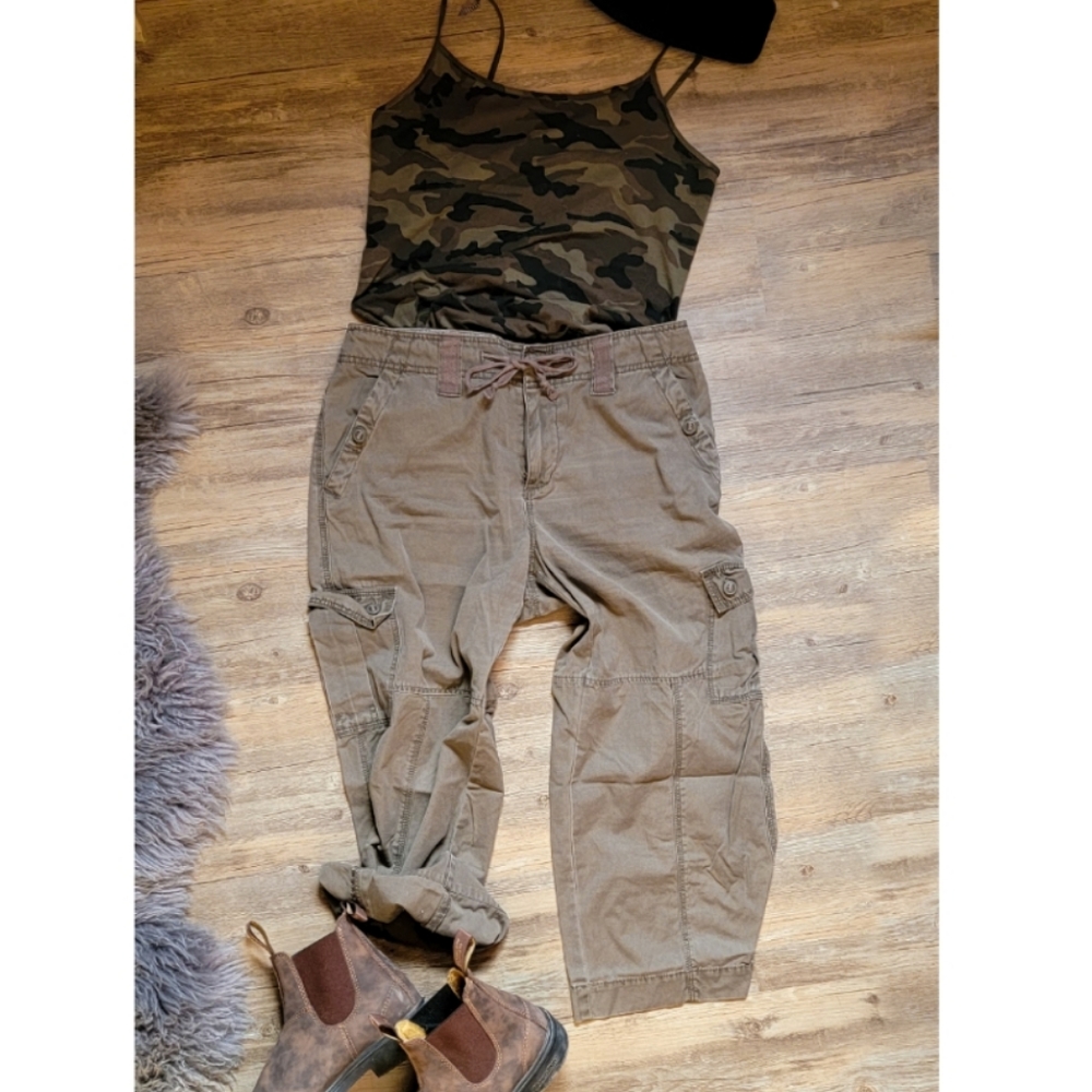 TWO Capri Cargos